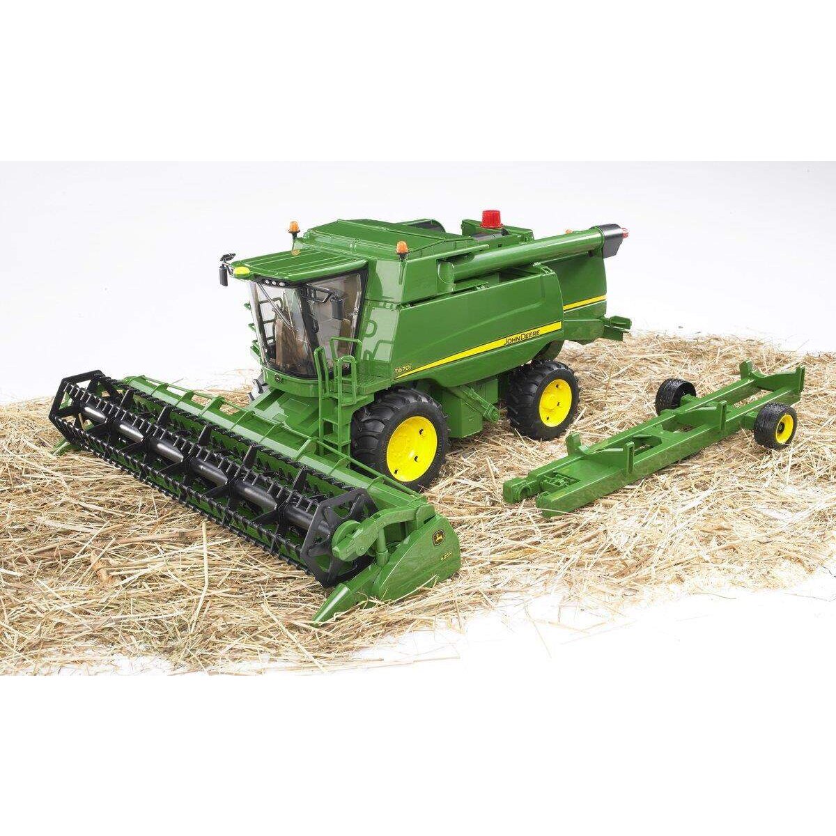 BRUDER® 2132 John Deere Mähdrescher T670i