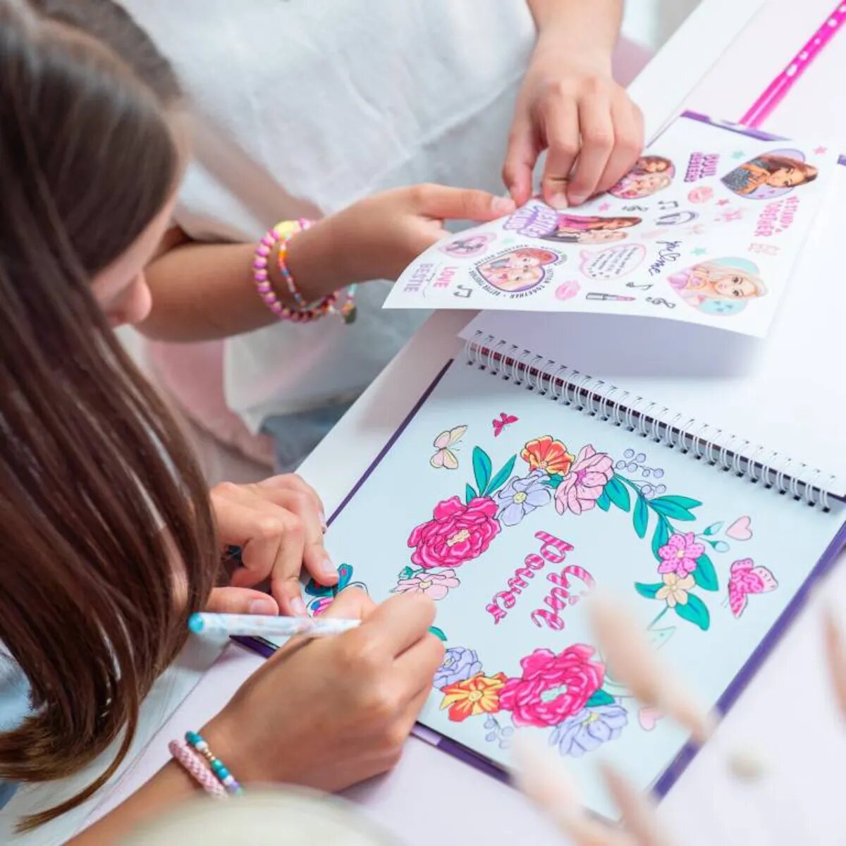 Depesche TOPModel Malbuch mit LED und Sound MY BFF mit 2 Bogen coole Sticker