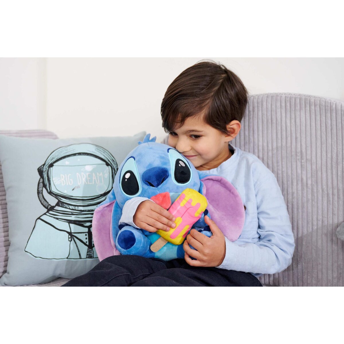 disney-stitch-mit-eis-am-C33CD1C13.jpg