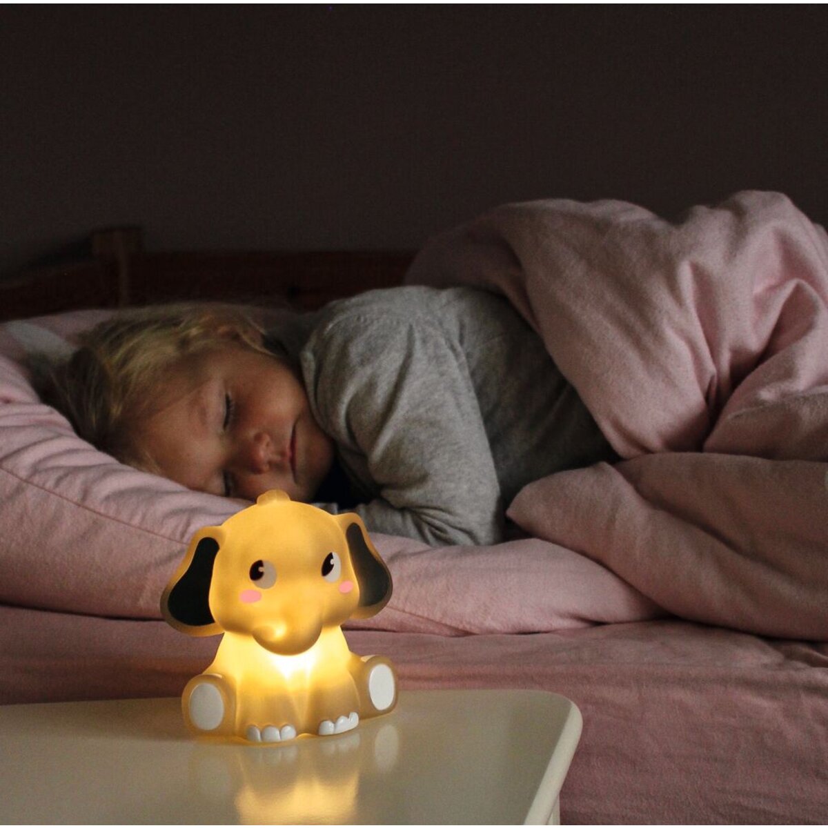 moses-kleine-kuschelhelden-nachtlicht-elefant-03D170683.jpg
